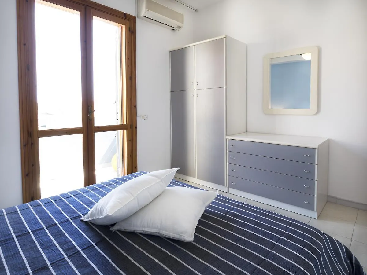 siciliacasevacanze - Casa Girasole Marina di Ragusa 0*,  Italia